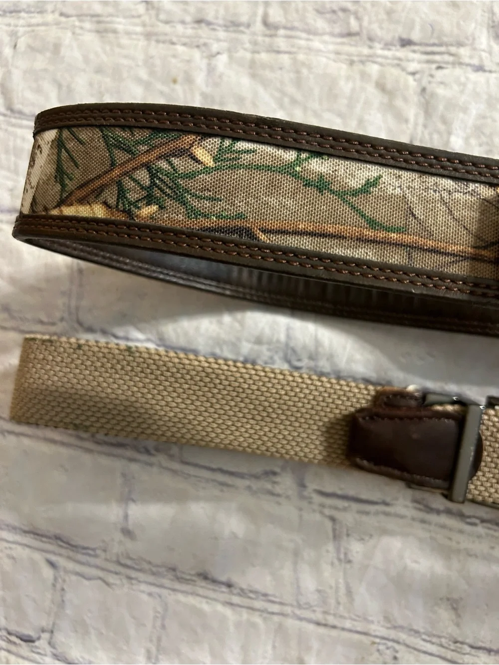 REALTREE VTG REVERSIBLE CAMOUFLAGE AND NIKE TAN GREEN WEBBING REVERSIBLE BELTS